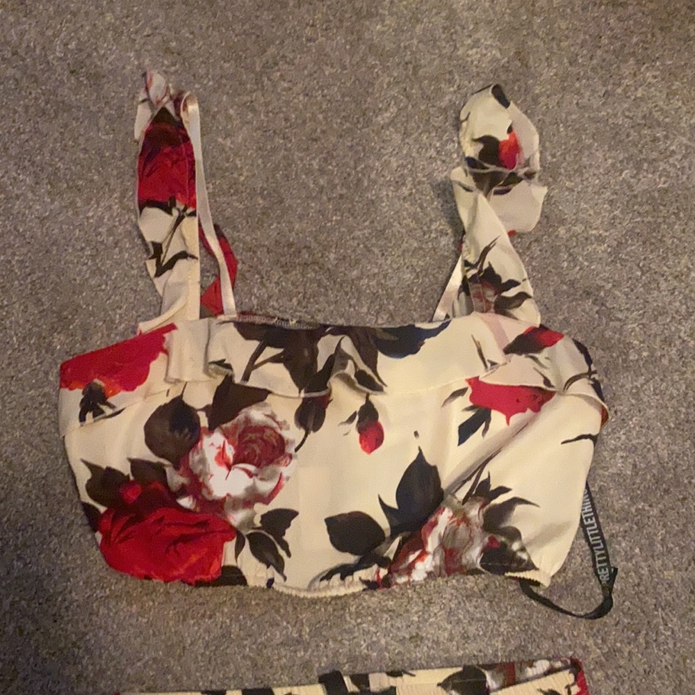 PLT floral short and top set. Never worn - Picture 2 of 3